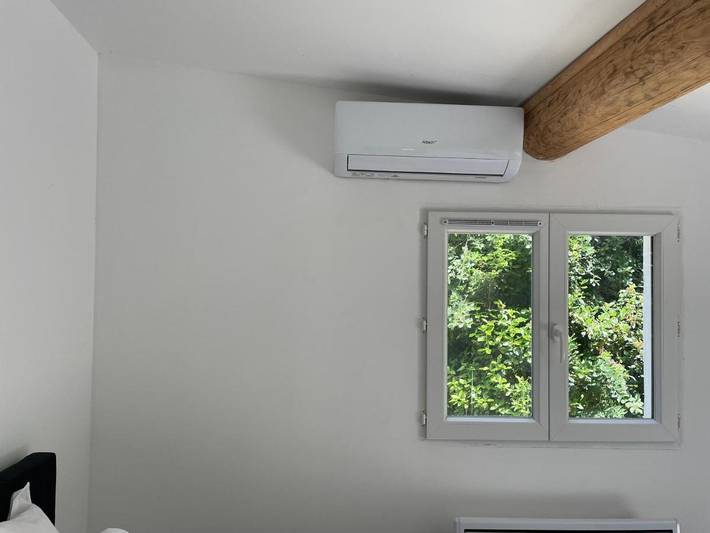 Location de vacances pour 2 personnes, avec jardin ainsi que terrasse et piscine à Auriol - 4