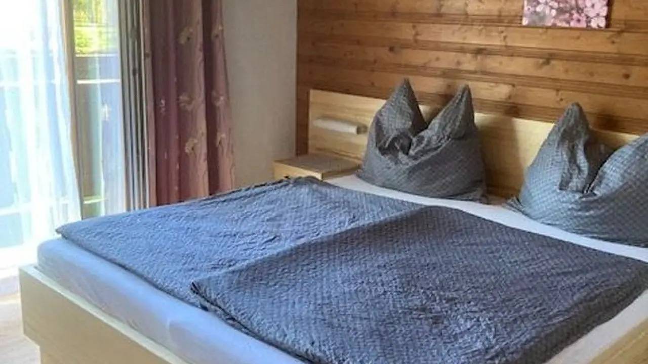 Doppelzimmer für 2 Personen (12 m²) in Strobl in Abersee, Strobl