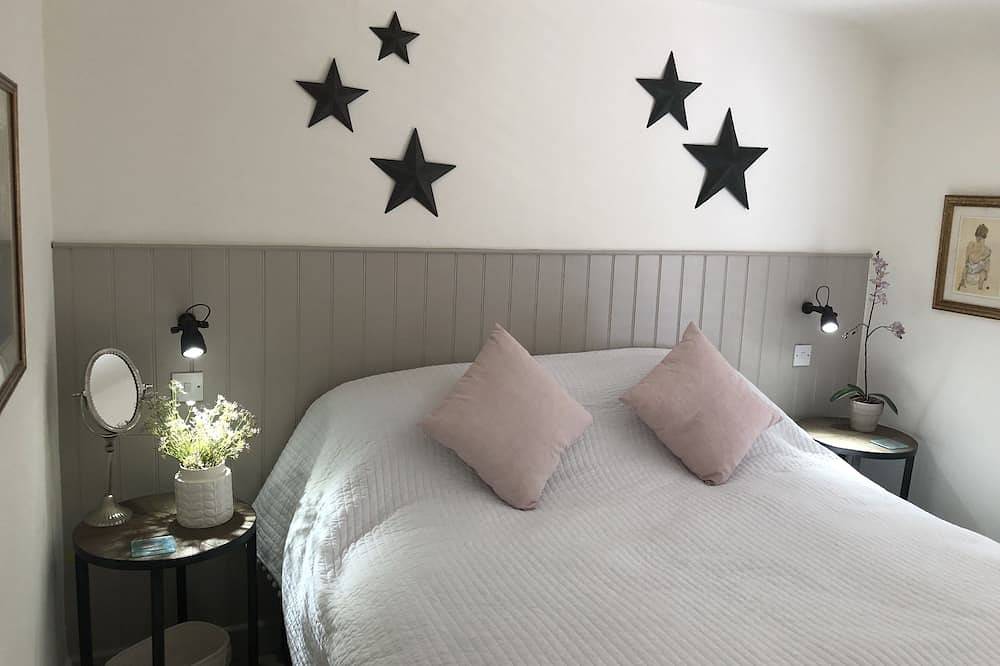 Crab Cottage <br>Two bed fisherman’s cottage in the heart of Lymington in Lymington, Hampshire