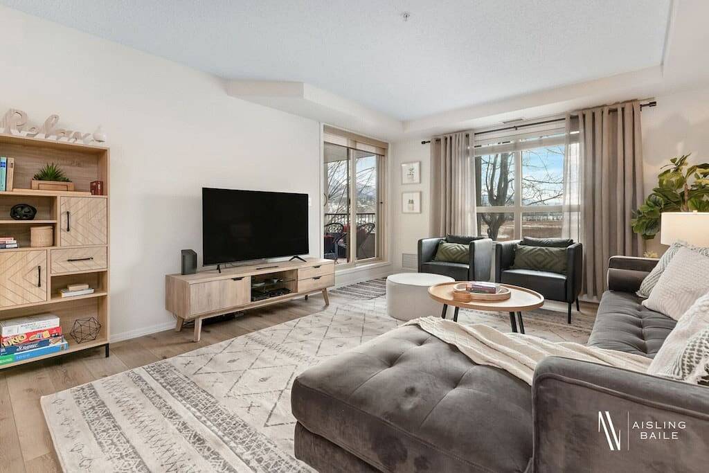 Ganze Wohnung, Bohemian Wishes | Lake View | Pool | Hot Tub in Kootenay-Nationalpark