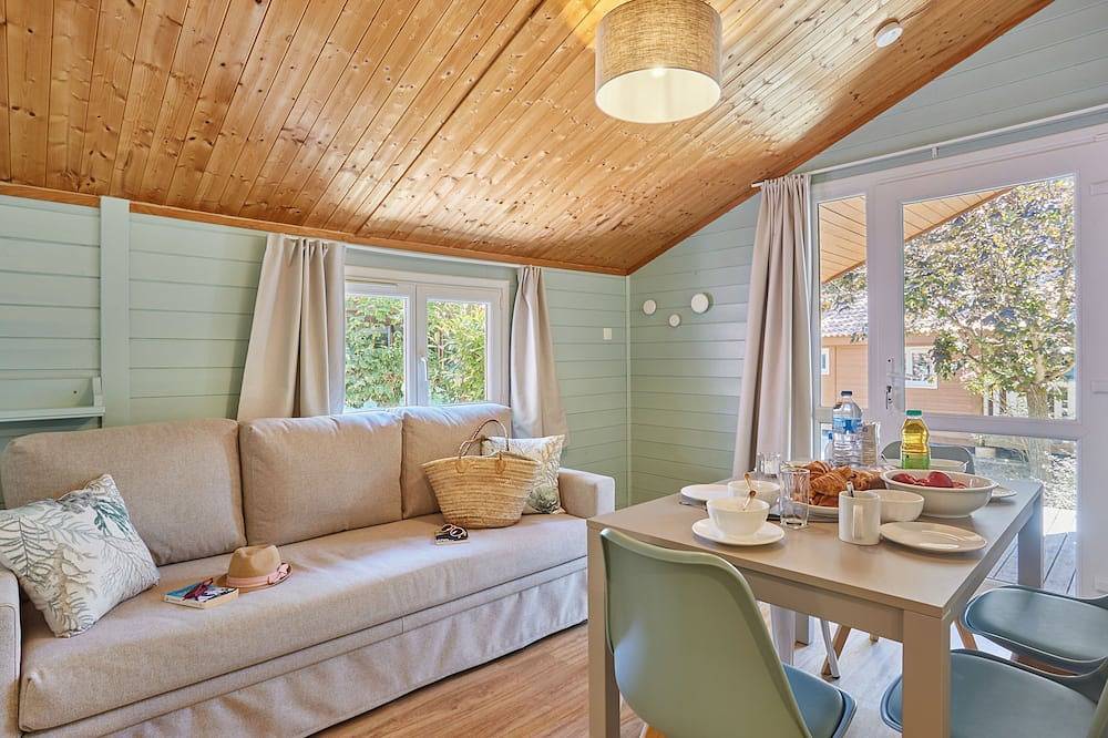 Confortable | Accès Piscine Extérieure in Aubagne, Région de Marseille