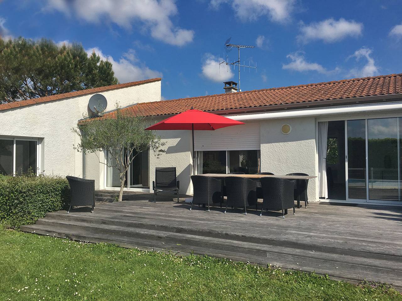 Villa pour 8 Personnes dans Brives-sur-Charente, Région de Saintes