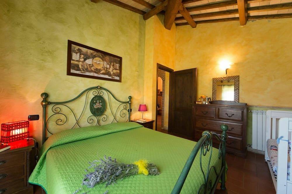Bonito apartamento en villa con piscina, Wifi, Tv, patio, mascotas permitida y vista panorámica in Montefiascone, Provincia de Viterbo
