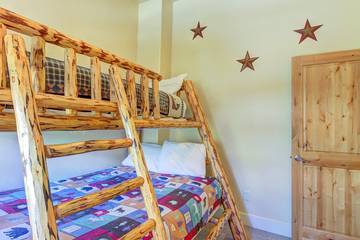 Vacation House for 10 Guests in Snyderville, Uinta Wasatch Cache National Forest, Picture 2