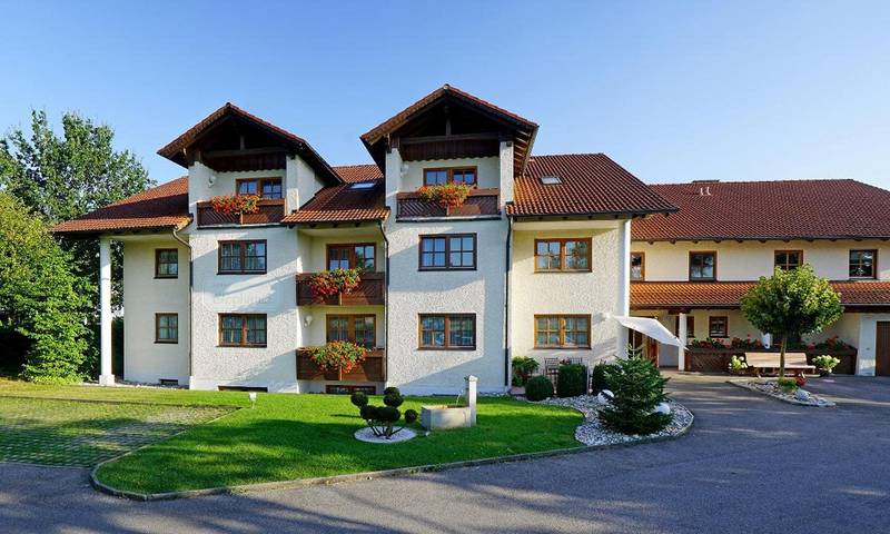 Ferienwohnung für 2 Personen, mit Balkon und Balkon/Terrasse sowie Garten in Niederbayern