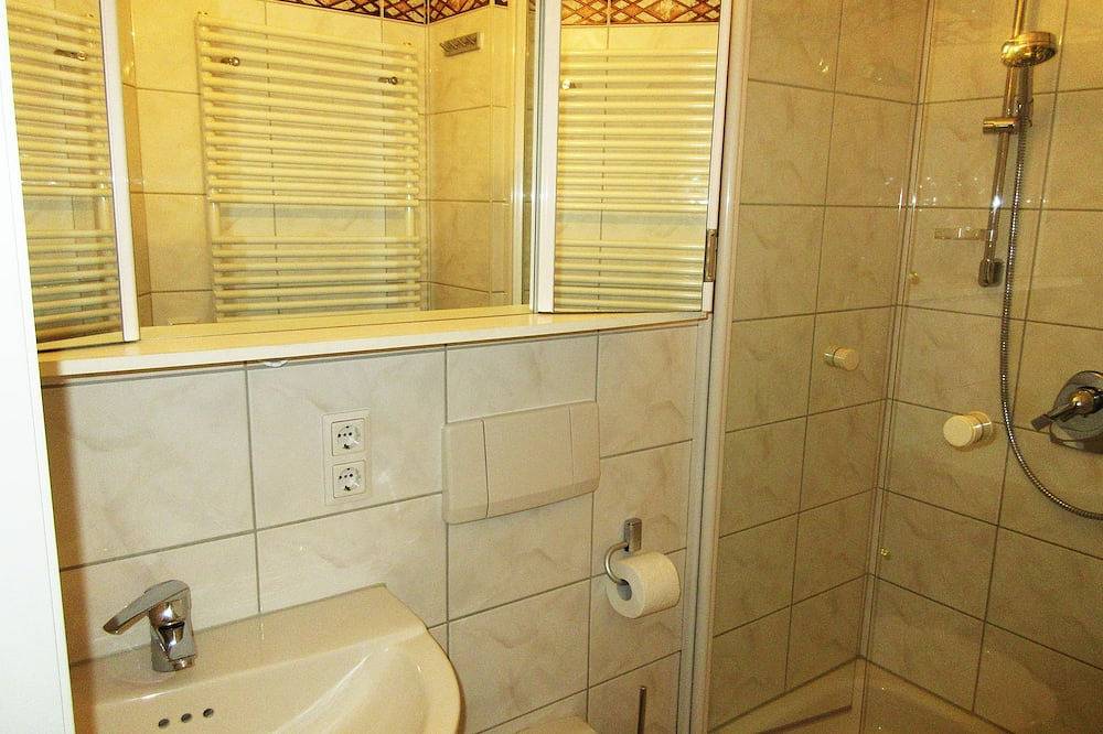 Ganze Wohnung, Ferienwohnung mit Balkon, 35 qm in Tachinger See, Taching am See