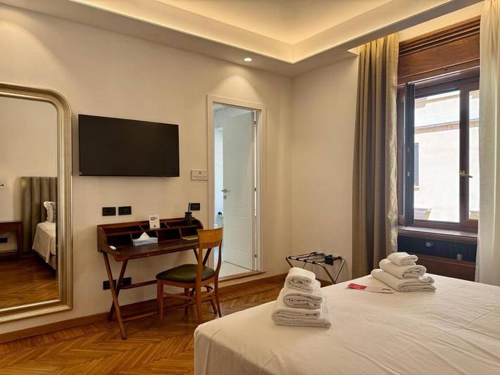 Chambre d’hôte pour 4 personnes, avec terrasse dans Eglise Saint Pierre - 3