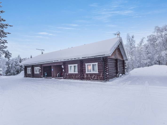Log cabin for 4 people, with pets in Levi