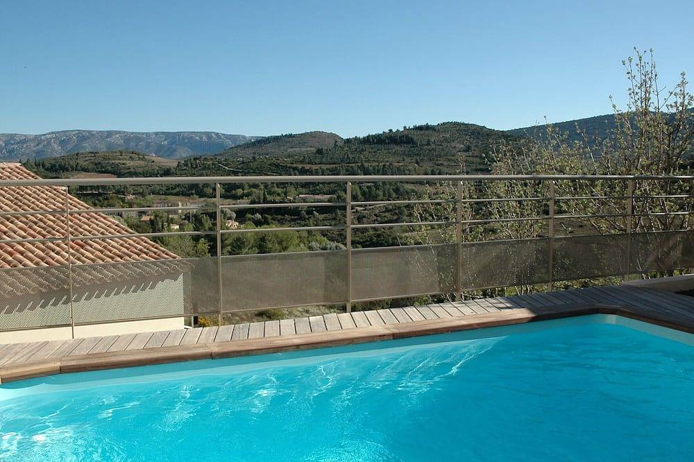 Superbe villa pour 4 personnes, terrasse isolée, piscine privée, vue magnifique. in Durban-Corbières, Côte méditerranéenne (France)