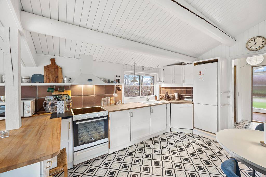 Schönes Ferienhaus mit Anneks und Kamin in Bork Havn in Bork Havn, Ringkøbing Fjord
