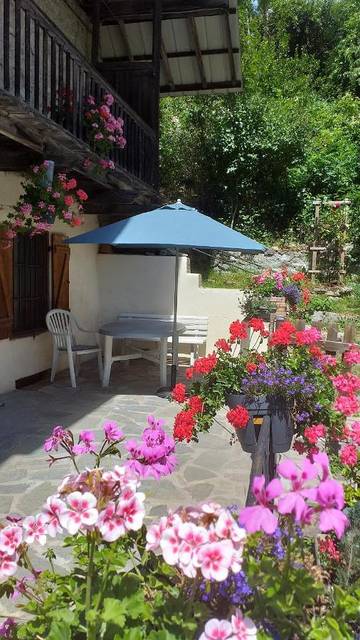Gîte pour 5 personnes, avec jardin et vue à Les Vigneaux
