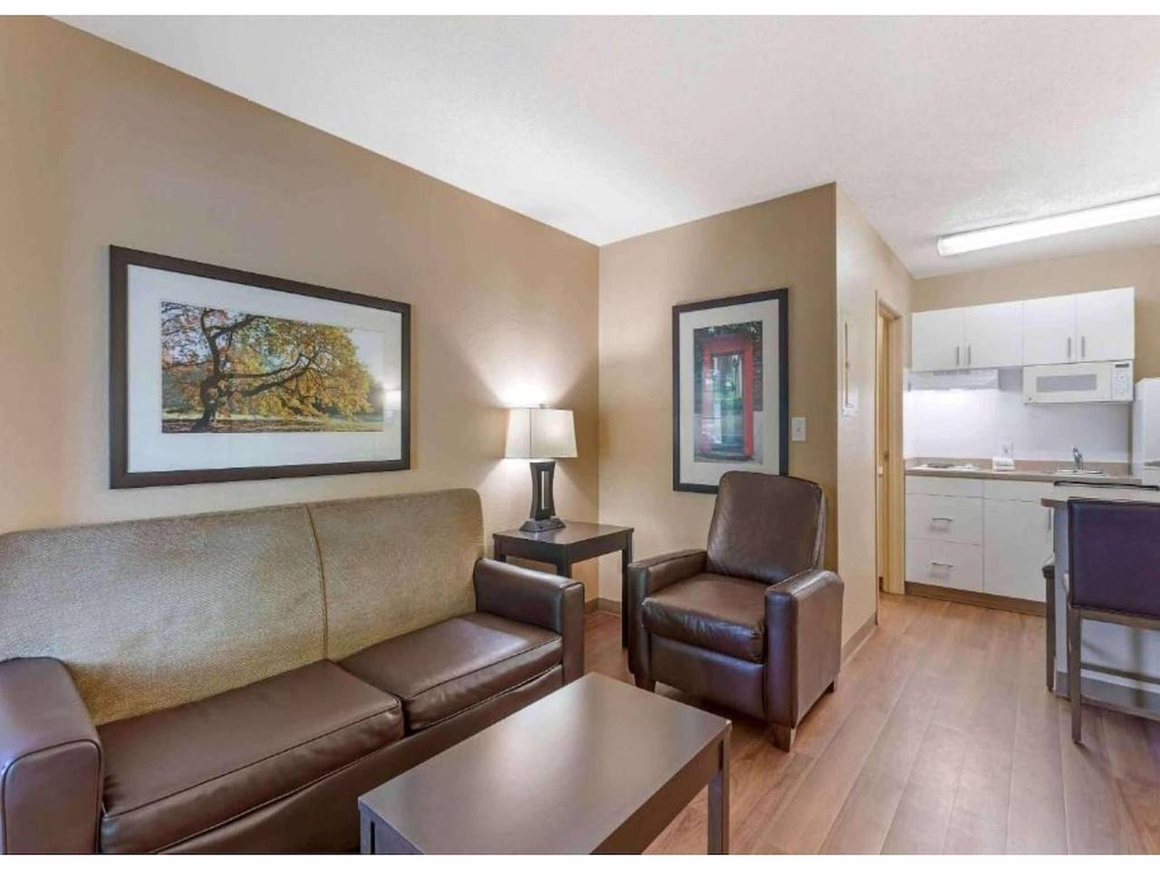Entire apartment, 1 Queen Bed | Ada/Ri Shower/Non-Smoking/Kitchen in Maryland