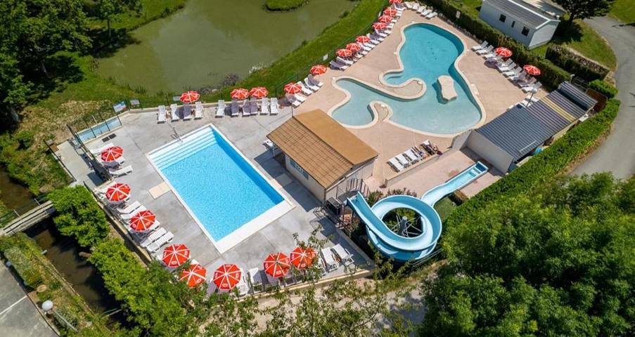 Camping pour 6 personnes, avec Terrasse et Piscine