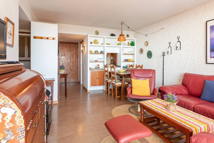 Apartamento entero, Apartamento 'Corinna' con vistas al mar, terraza privada y Wi-Fi in Santa Maria de Llorell, Tossa de Mar