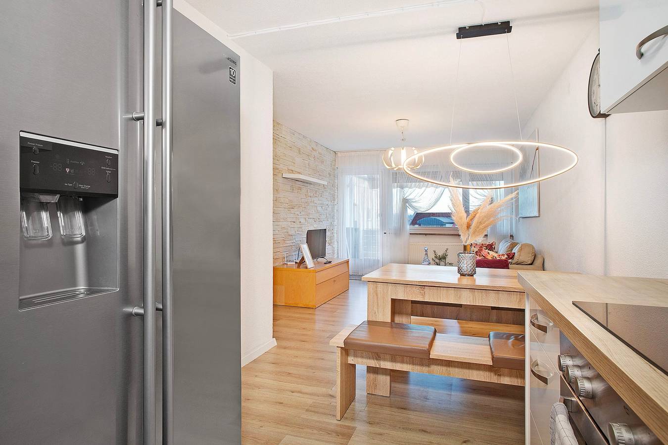 Ganze Wohnung, Ferienwohnung 'Rd-ferienwohnung' mit Bergblick, Balkon und Wlan in Friedrichshafen, Region Bodensee-Oberschwaben