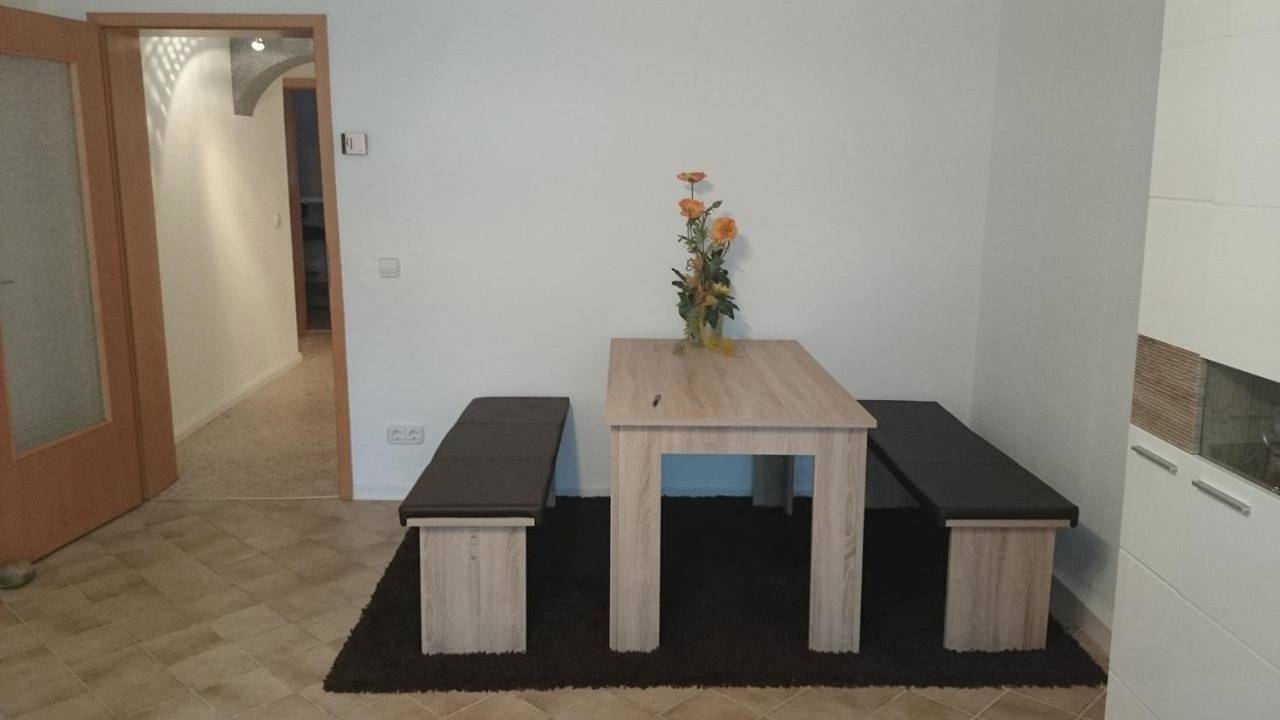 Ganze Wohnung, Apartment with Garden View in Germersheim, Rheinebene