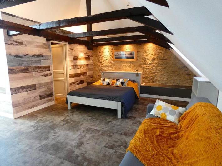 Hôtel pour 4 personnes, avec jardin ainsi que vue sur le lac et terrasse à Castelnau-de-Mandailles - 2