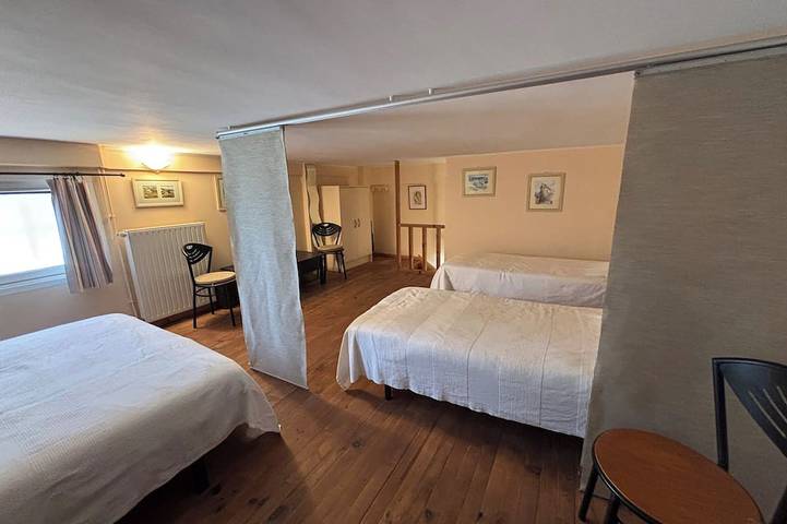 Gîte pour 4 personnes, avec jardin ainsi que terrasse et piscine à Les Angles (Gard) - 4