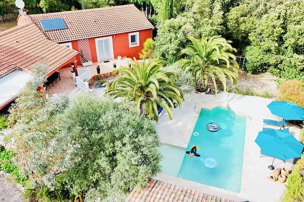 Vésubio - Piscine & Pétanque in La Roquebrussanne, Côte méditerranéenne (France)