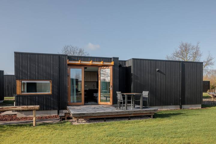 Ferienhaus für 2 Personen, mit Balkon/Terrasse und Terrasse sowie Garten in Scharendijke