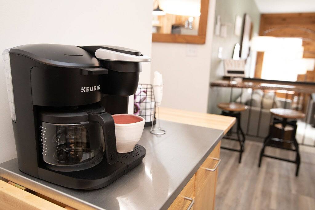 Ganze Wohnung, Slope-Side Ski Locker Included With Stay! Cozy condo with shuttle to the slopes! in Seven Springs, Pennsylvania