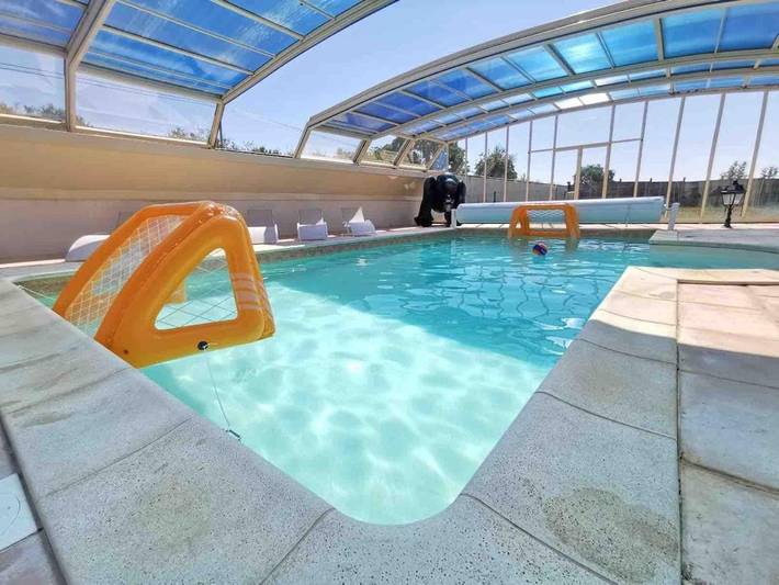 Location de vacances pour 26 personnes, avec Balcon et Jacuzzi ainsi que Terrasse et Jardin dans Coulours