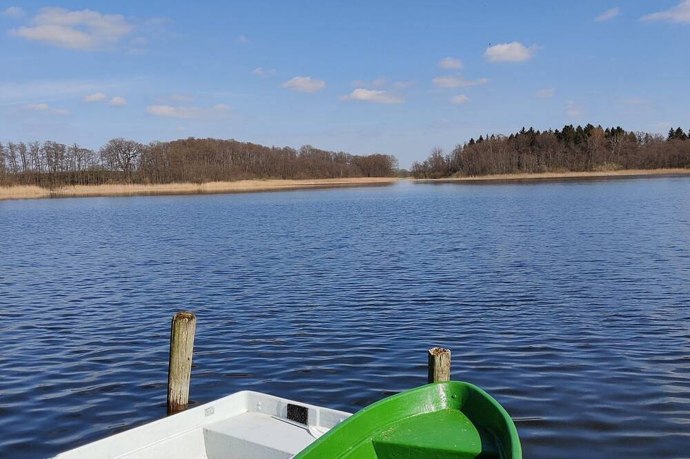 Ganze Wohnung, Gemütliche Ferienwohnung direkt am See in herrlicher Natur in Nienhäger Hütte, Krakow am See