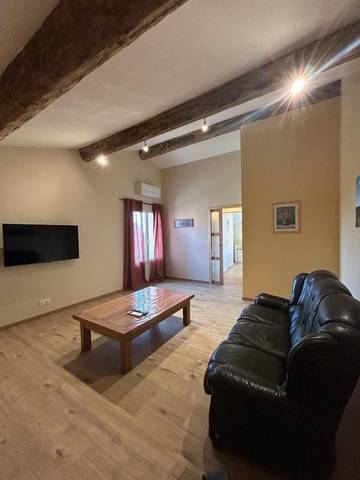 Location de vacances pour 6 personnes, avec vue et jardin à Cruzy