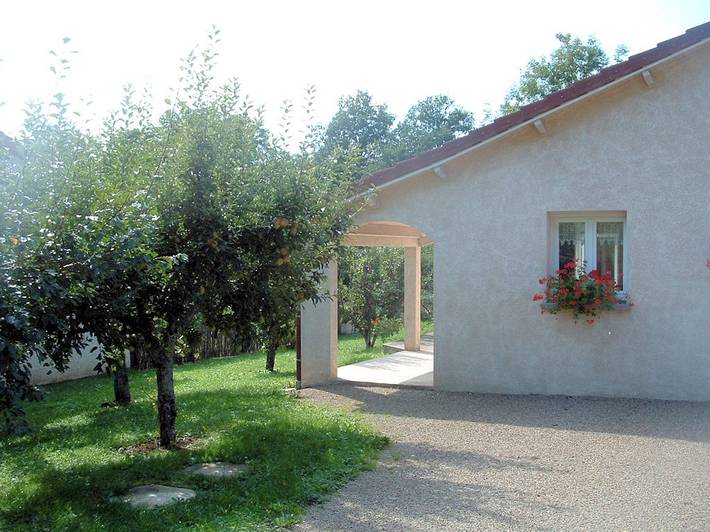 Gîte pour 5 personnes, avec terrasse et jardin dans le Puy-de-Dôme - 4