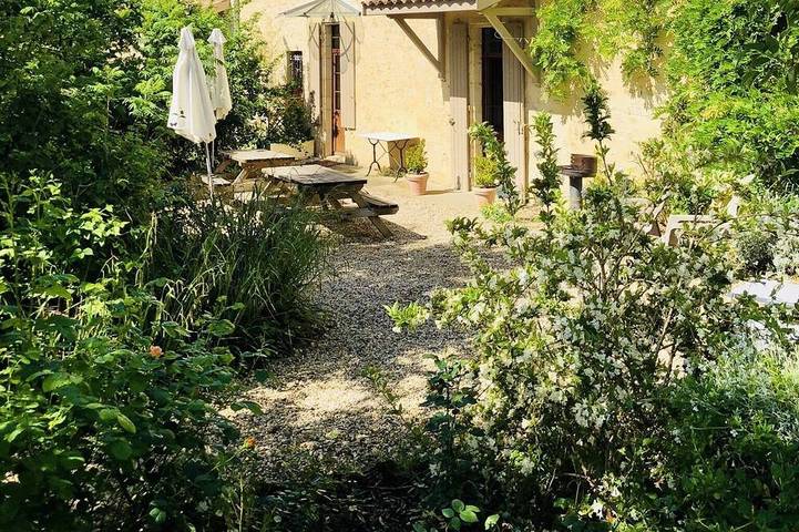 Gîte pour 8 personnes, avec jardin ainsi que piscine et terrasse à Ruch (homonymie)