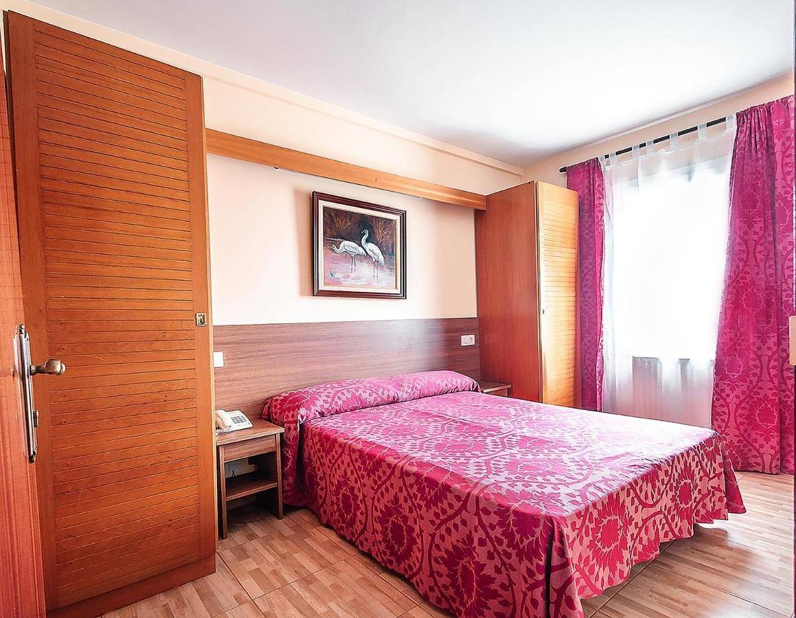 Basic Double Room in Empuriabrava, Haut-Ampurdan