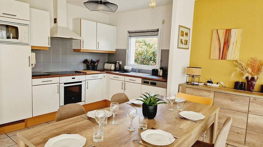 Maison d’hôte pour 6 personnes, avec terrasse ainsi que jardin et piscine aux Les Sables-d'Olonne - 2