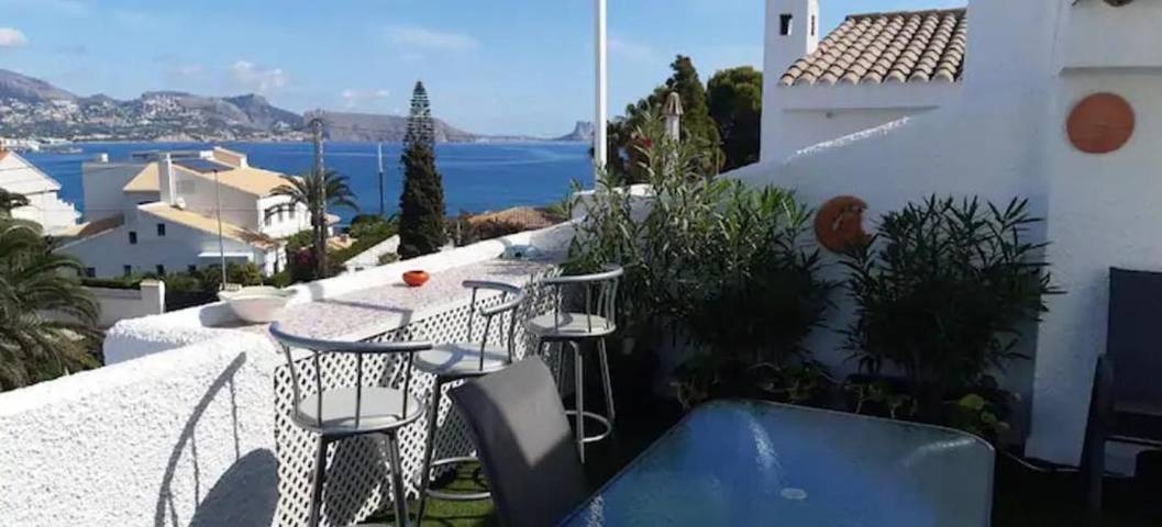 Maison de vacances pour 4 personnes, avec piscine ainsi que jardin et vue, animaux acceptés