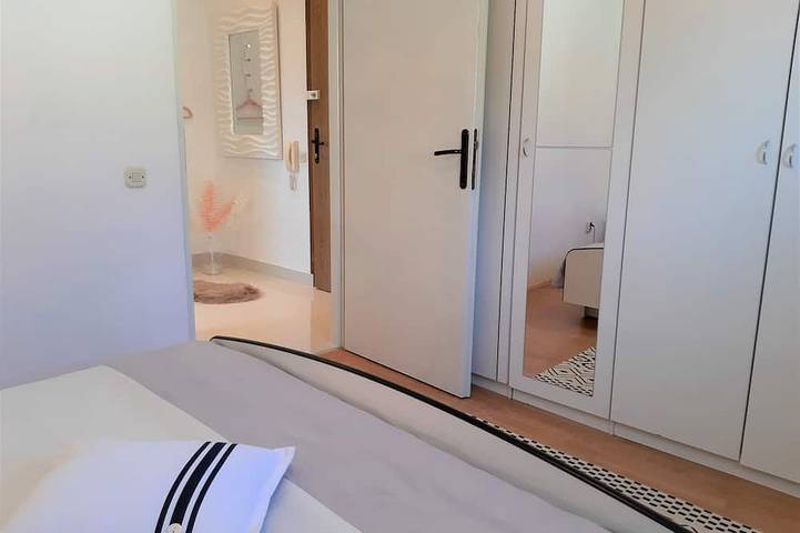 Appartement entier, Apt. Kristina à 400 m de la plage de sable + climatisation + Wifi+lave-vaisselle in Medulin City, Medulin