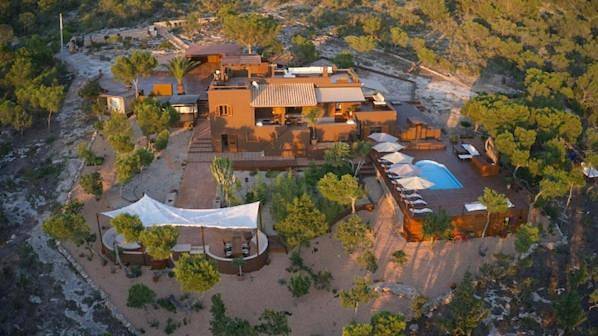 Chalet para 10 personas, con jardín además de jacuzzi y piscina en Formentera - 3