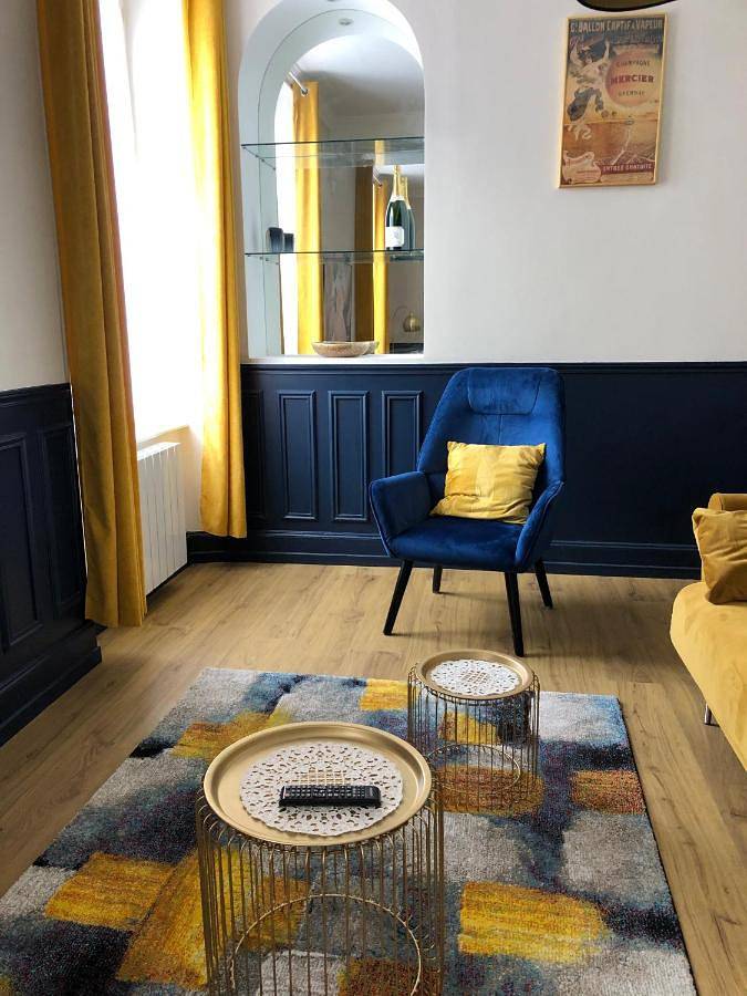 Appartement entier, Three-Bedroom Apartment in Épernay, Marne
