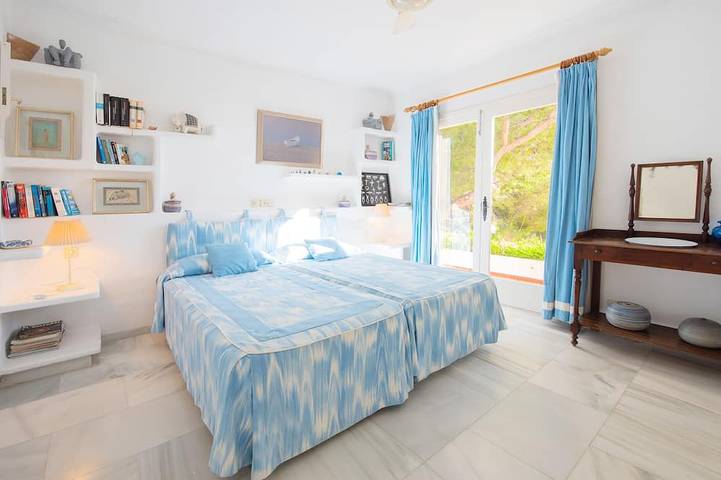 Villa Bonaire in erster Meereslinie  mit Pool und privatem Zugang zum Meer in Caló de ses Dones (Santanyí), Santanyí