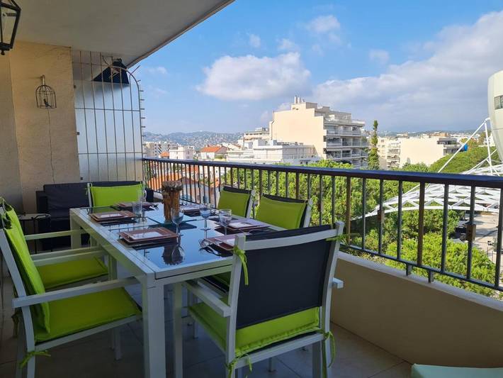 Gîte pour 4 personnes, avec Terrasse et Vue dans Office de Tourisme d'Antibes