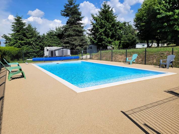 Chalet pour 4 personnes, avec piscine ainsi que vue et terrasse en Haute-Loire - 2