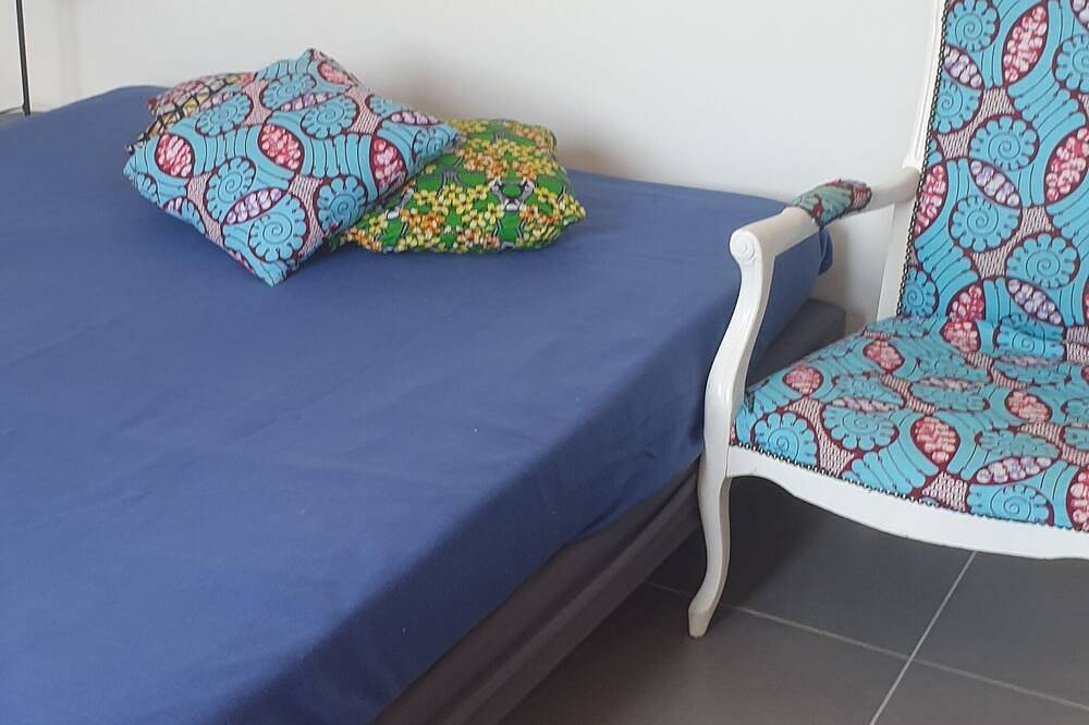 Entire apartment, Seasonal rental apartment between pool and sea. in Salin-de-Giraud, Arles