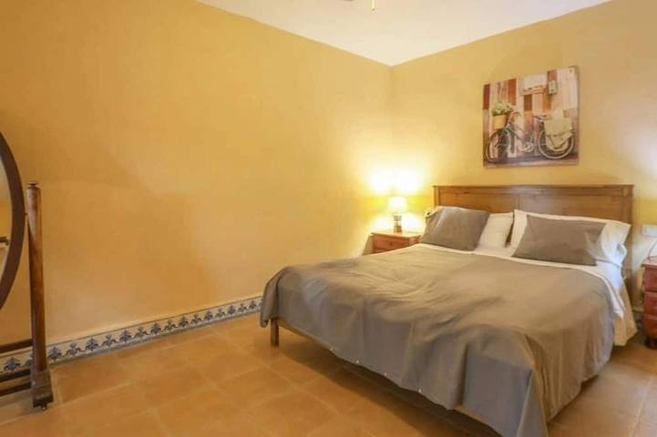 Location de vacances pour 20 personnes, avec jardin à Lora del Río - 2