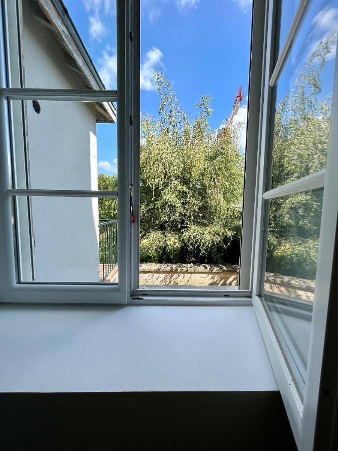 Appartement entier, One-Bedroom Apartment in Bourgoin-Jallieu, Région de La Tour-du-Pin