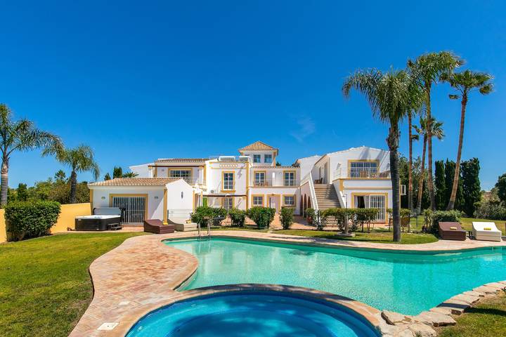Chalet para 15 personas, con piscina además de jacuzzi y jardín en Algarve - 2