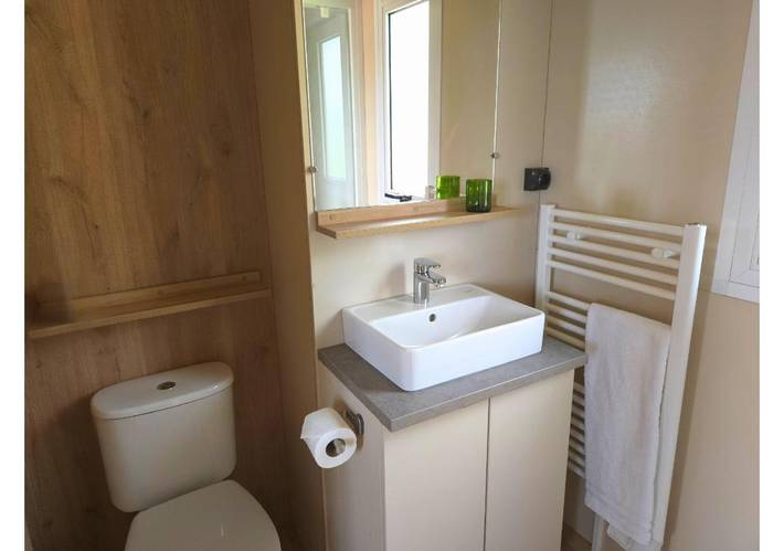 Location de vacances pour 3 personnes, avec vue ainsi que jardin et piscine à Brullioles - 4