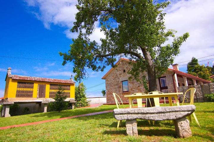 Chalet for 8 people, with terrace and garden - 1