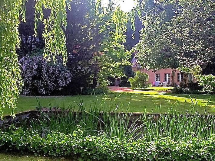 Cottage pour 2 personnes, avec jardin dans Émancé