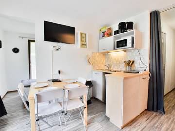 Gîte pour 6 personnes, avec balcon à Bernex