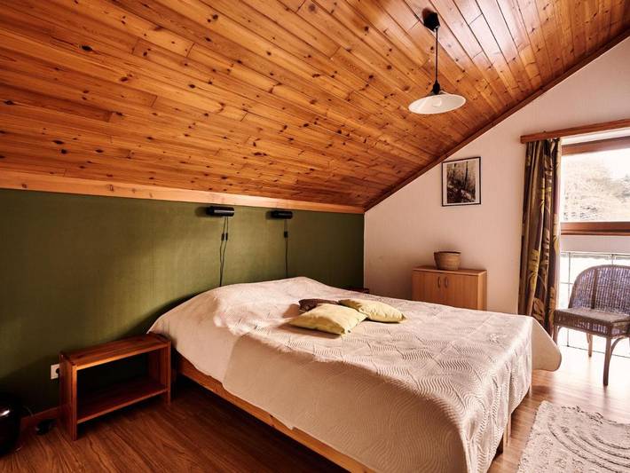 Location de vacances pour 4 personnes, avec terrasse ainsi que jardin et vue sur le lac à Butgenbach - 4