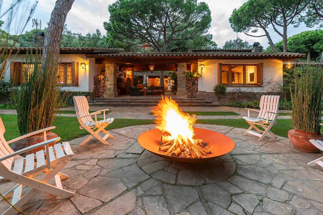 Wunderschöne Villa 'Barcelona Country House' mit großem Pool, Terrasse, Klimaanlage und Wlan in Premià de Dalt, Costa del Maresme