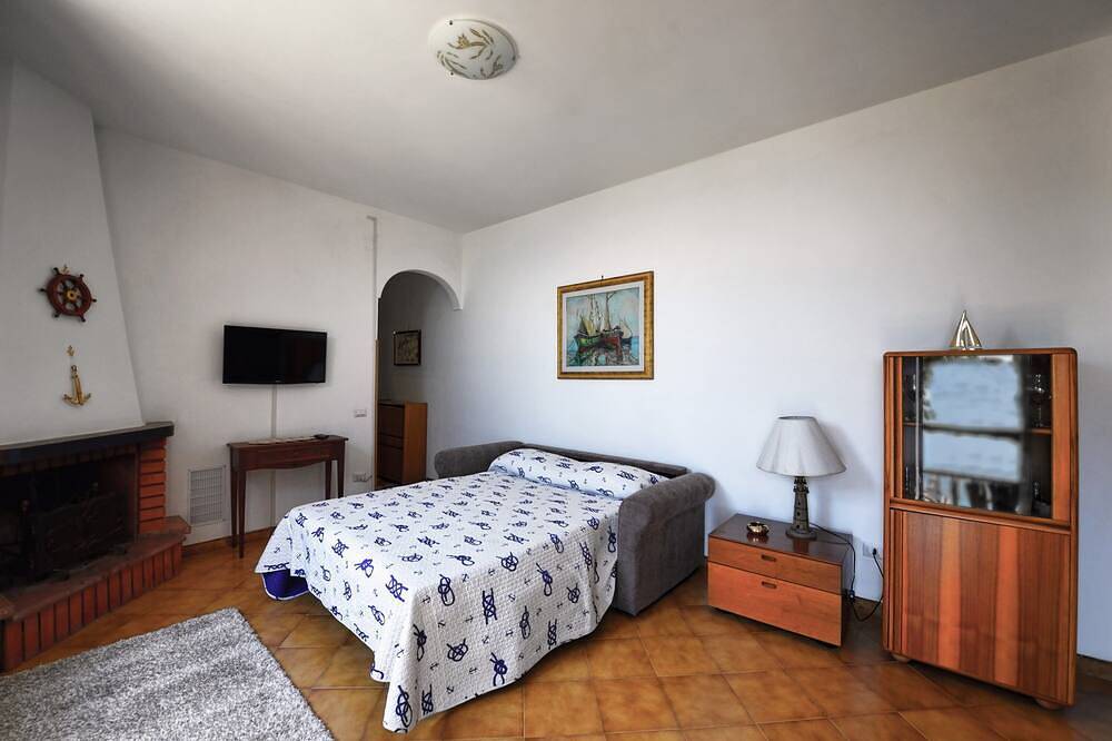 Comfortable house with lemon grove , garden overlooking the sea in Conca dei Marini, Amalfi Coast